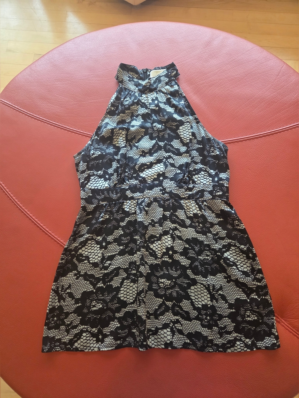 Vintage Michael Kors 100% Silk Sleeveless Halter Style Mock Neck Top sz. 6